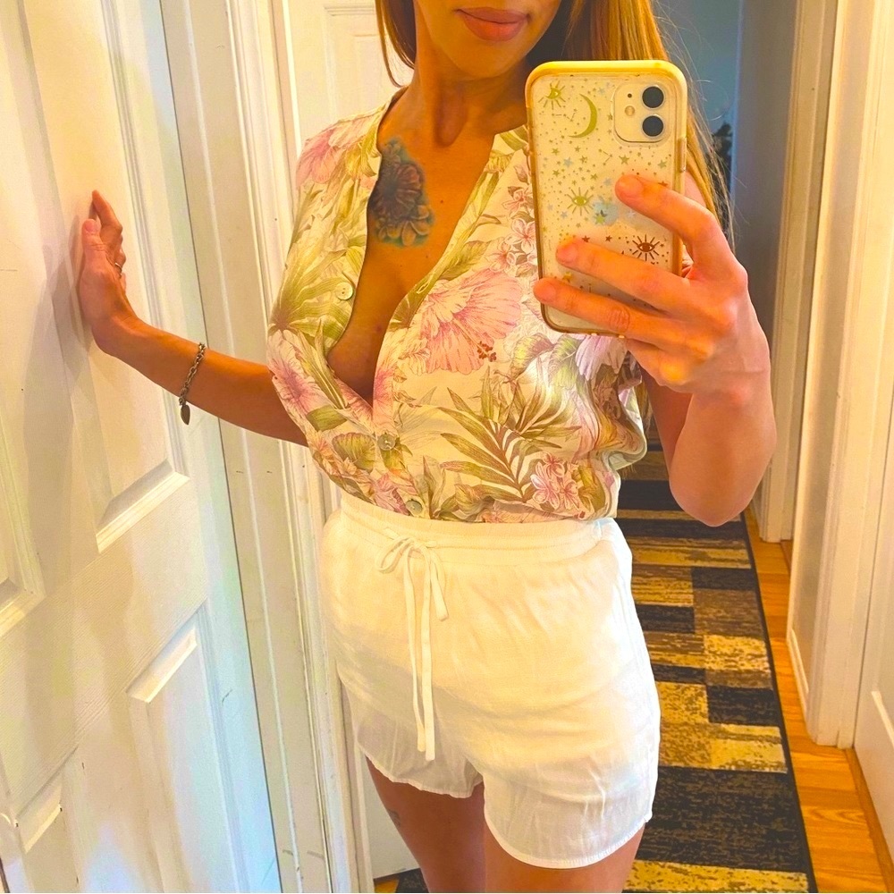 🌺🦜Tropic Vibes 🍹 Hawaiian floral print blouse S/M - Picture 6 of 16